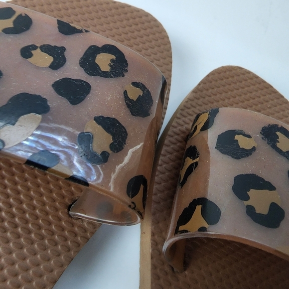 ⭐️40% Off⭐️ Old Navy Leopard Jelly Flip Flop Slide - Picture 6 of 8
